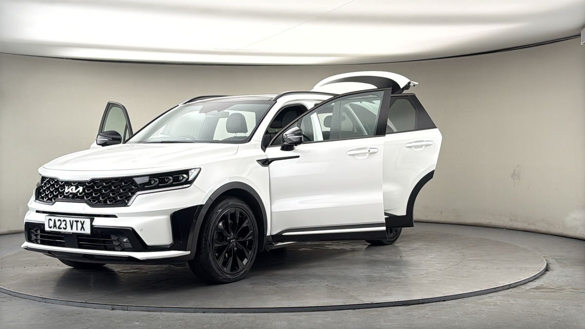 More views of Kia Sorento