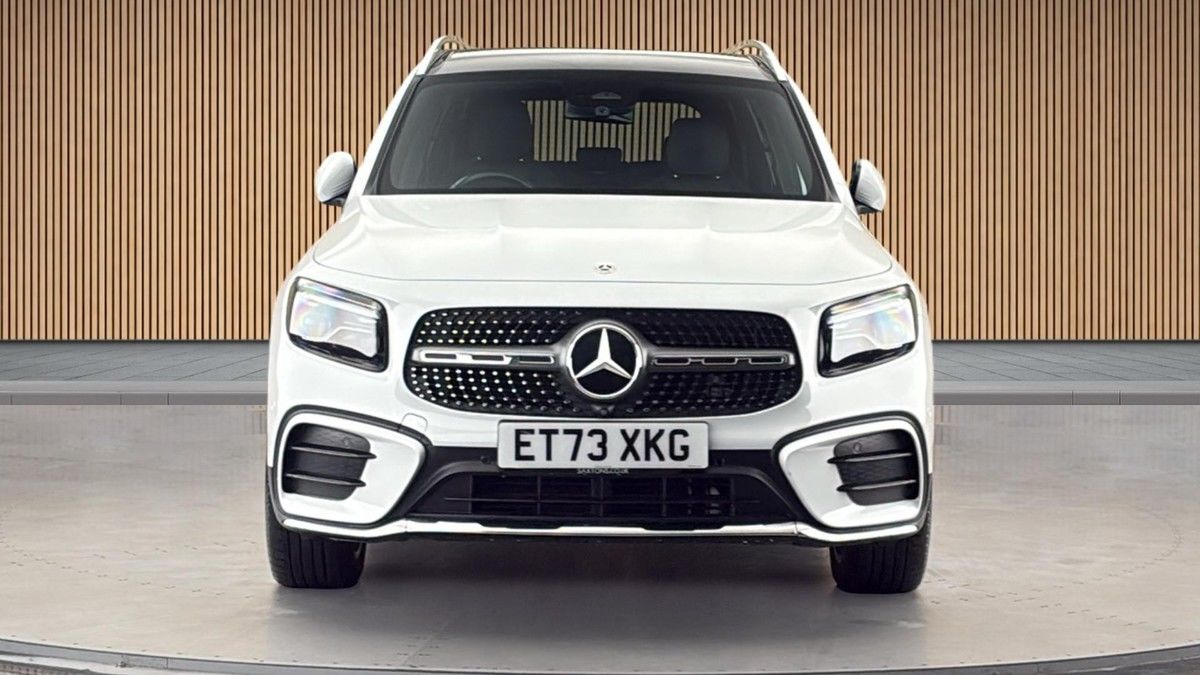 Mercedes-Benz GLB Image 3