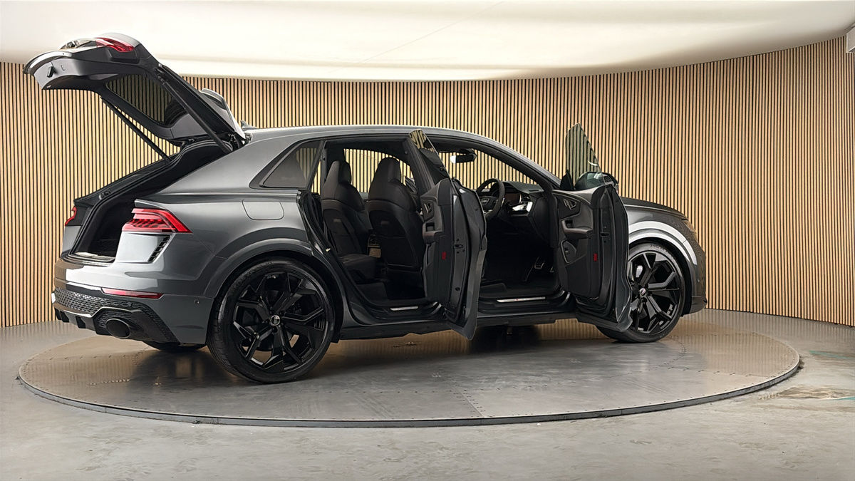 More views of Audi RSQ8