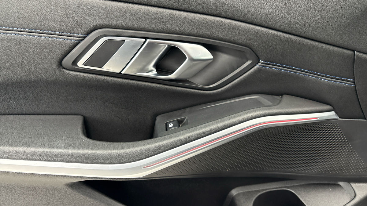 BMW 3 Series Image 19