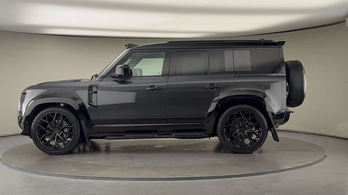 Land Rover Defender 110 Urban Image 15
