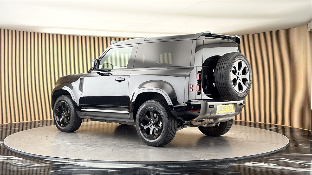 More views of Land Rover Defender 90