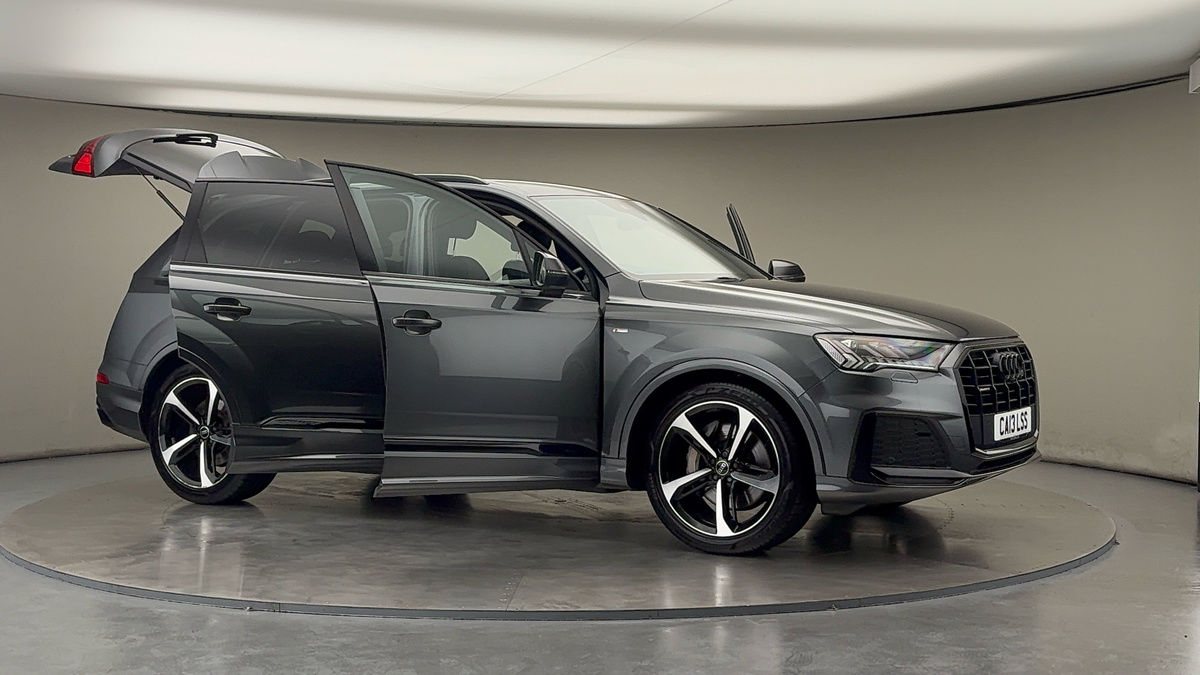 More views of Audi Q7