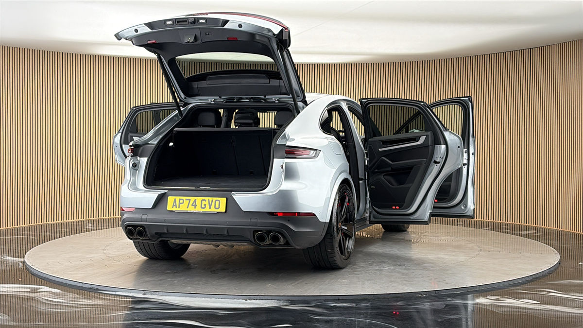 More views of Porsche Cayenne