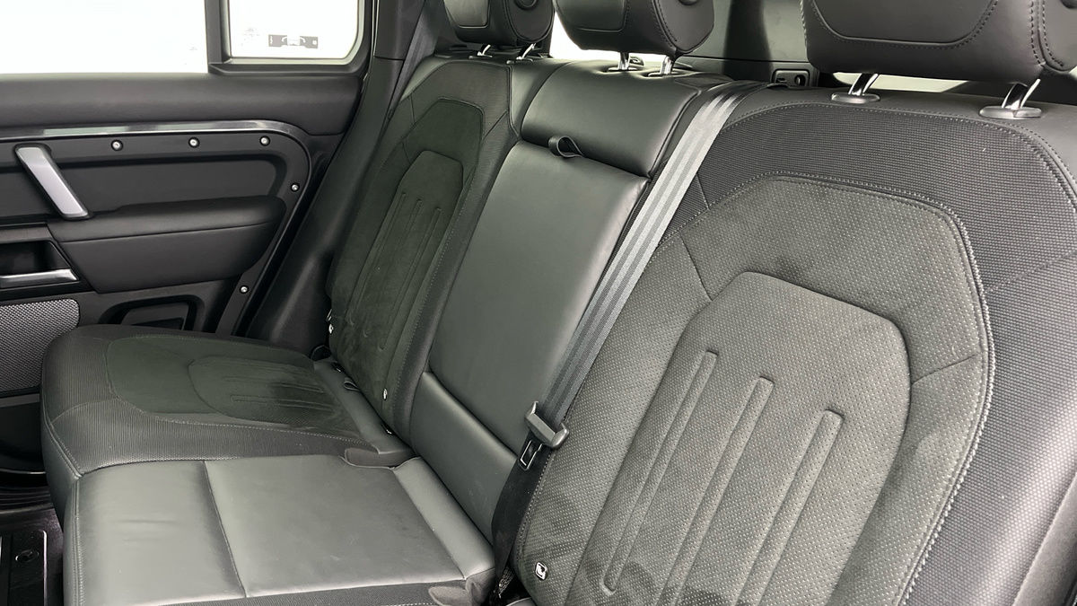 Land Rover Defender 110 Urban Image 15