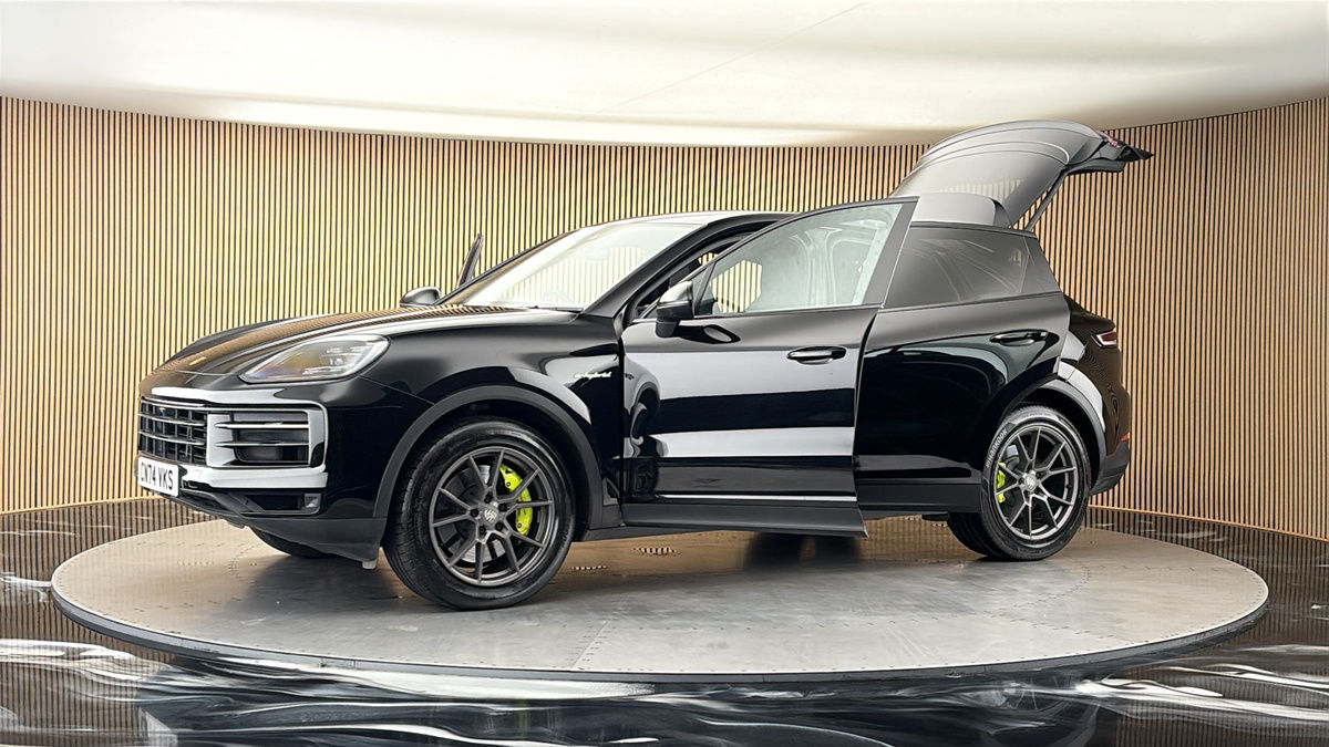 More views of Porsche Cayenne