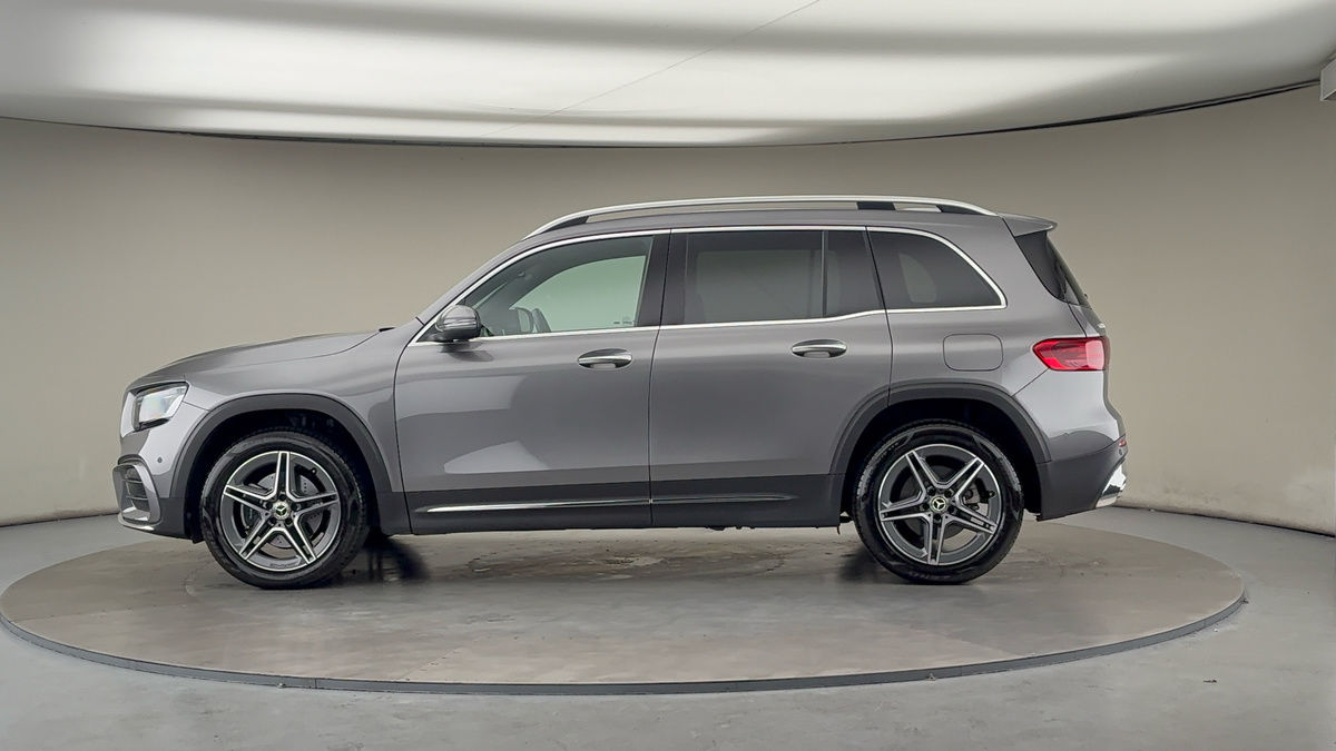 Mercedes-Benz GLB Image 15