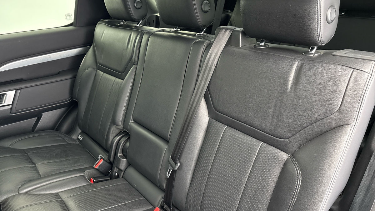 Land Rover Discovery Image 8