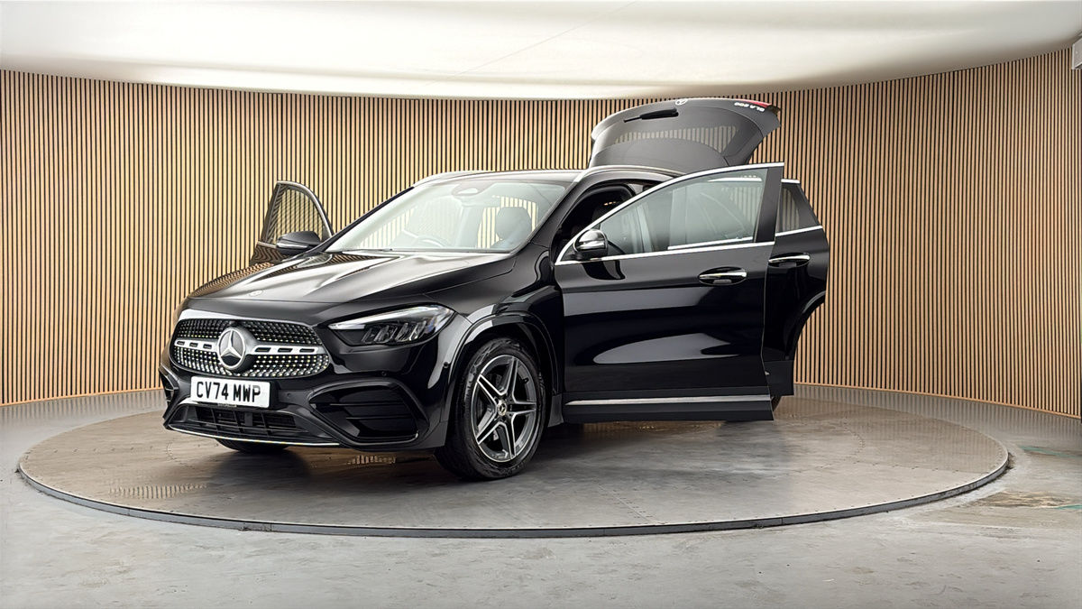 More views of Mercedes-Benz GLA