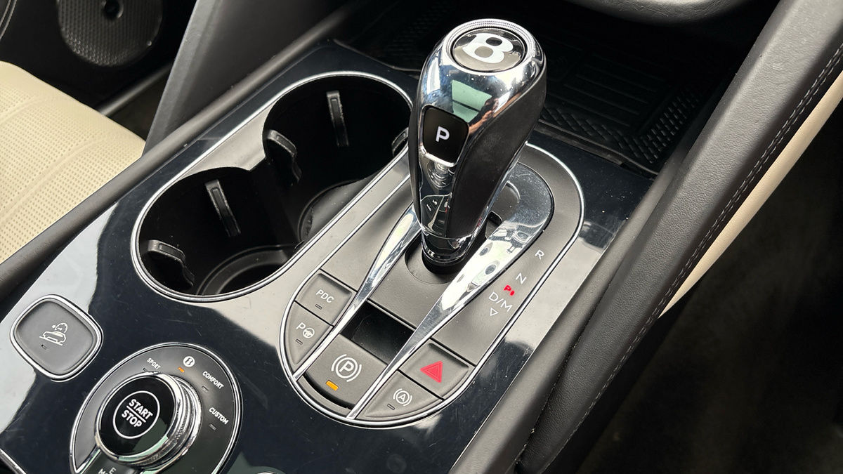 Bentley Bentayga Image 38