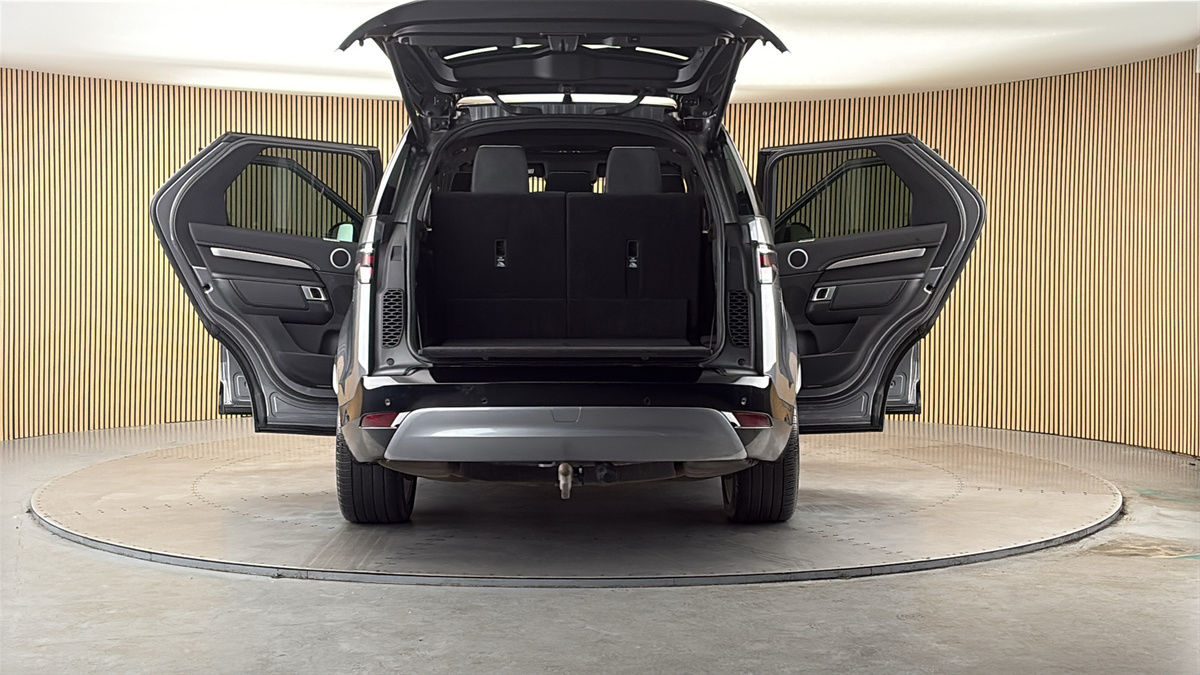 More views of Land Rover Discovery