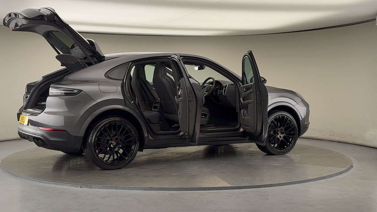 More views of Porsche Cayenne