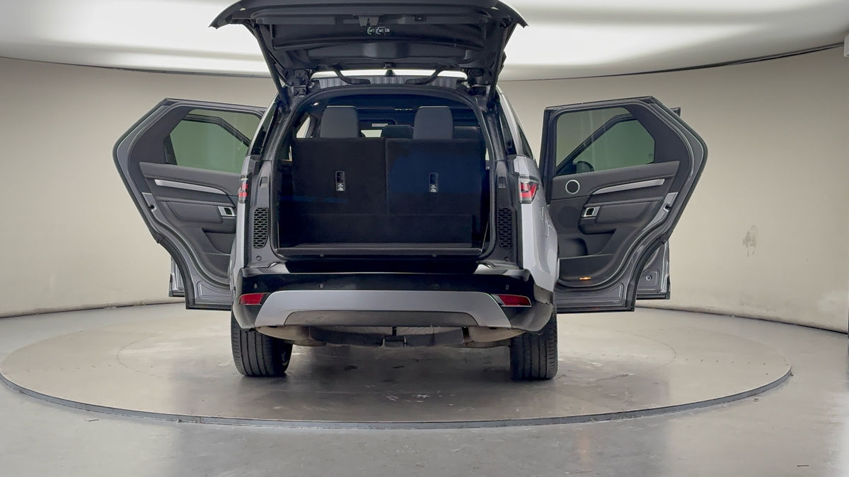 More views of Land Rover Discovery