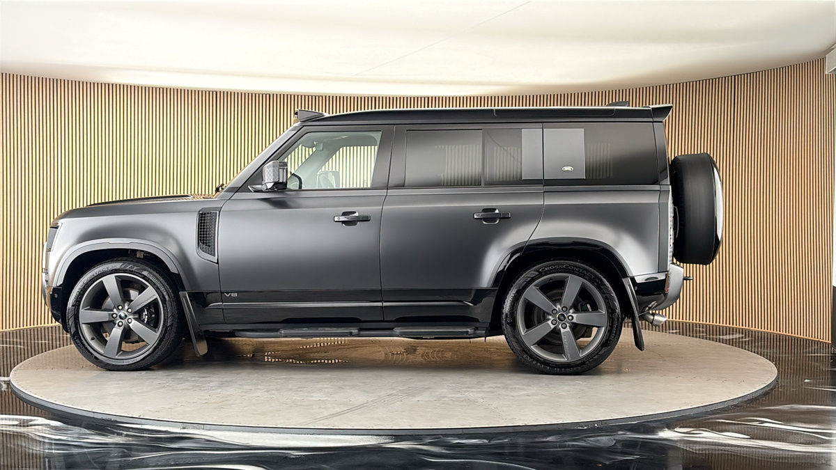 More views of Land Rover Defender 110