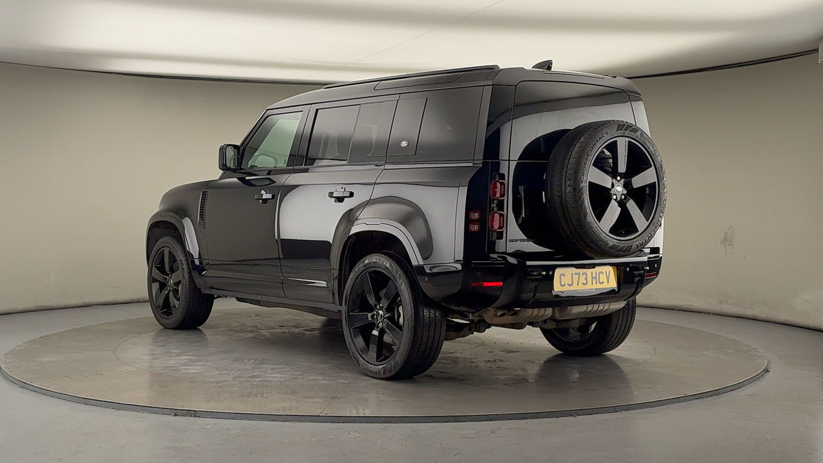 Land Rover Defender 110 Image 2