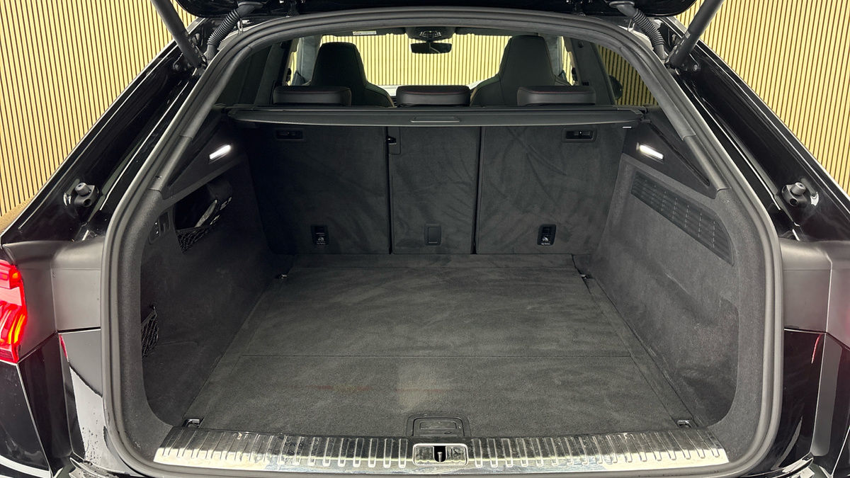 Audi RSQ8 Image 11