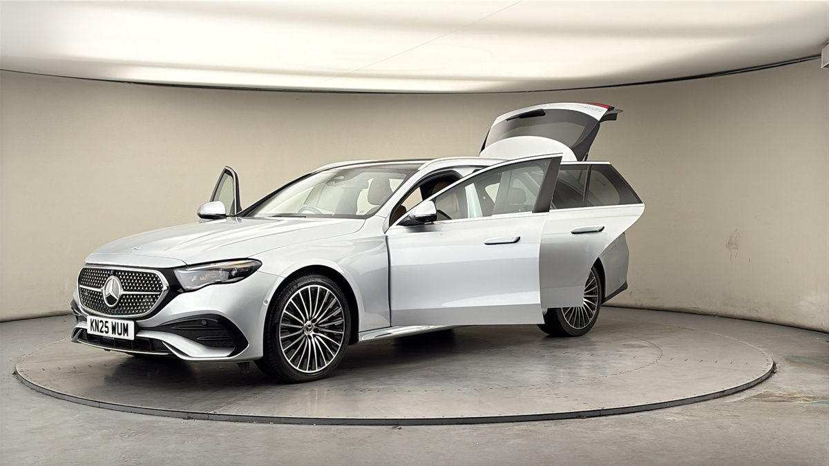 Mercedes-Benz E Class Image 22