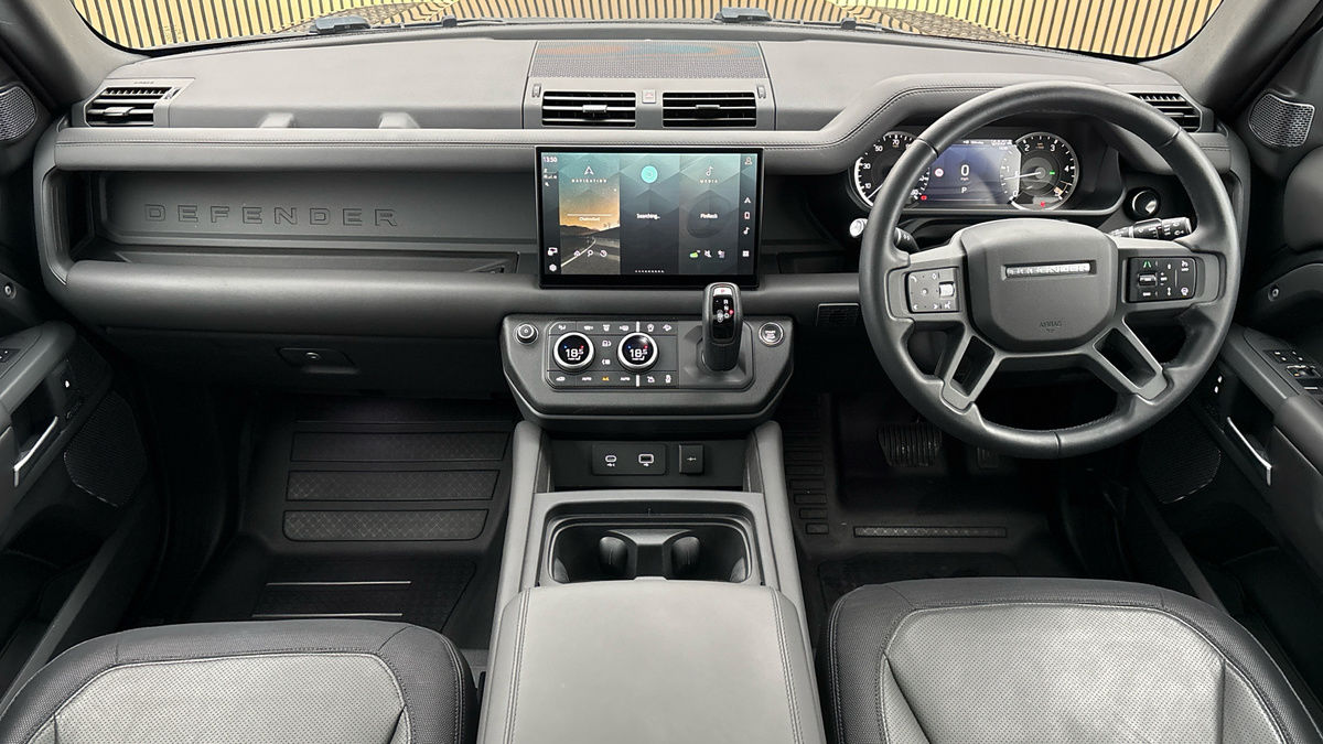 Land Rover Defender 110 Image 12