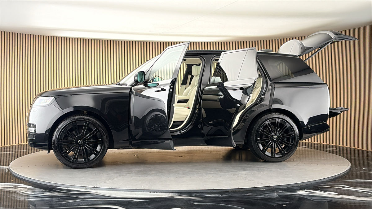 More views of Land Rover Range Rover