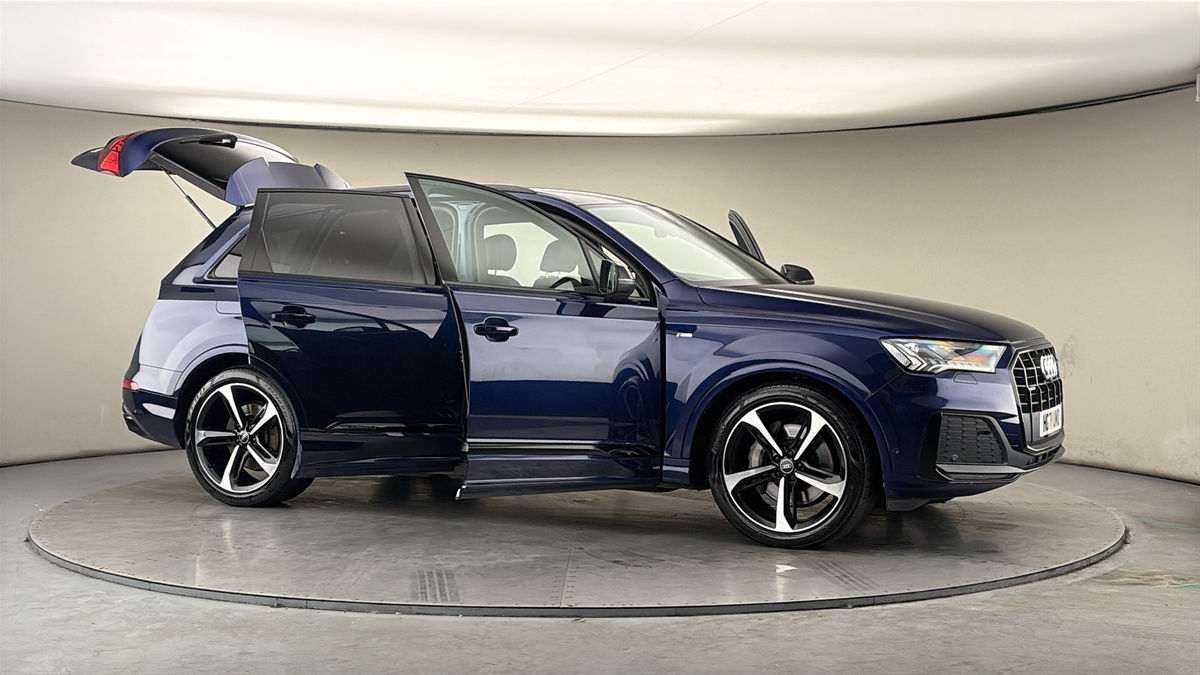 More views of Audi Q7