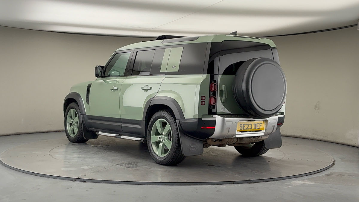 Land Rover Defender 110 Image 2