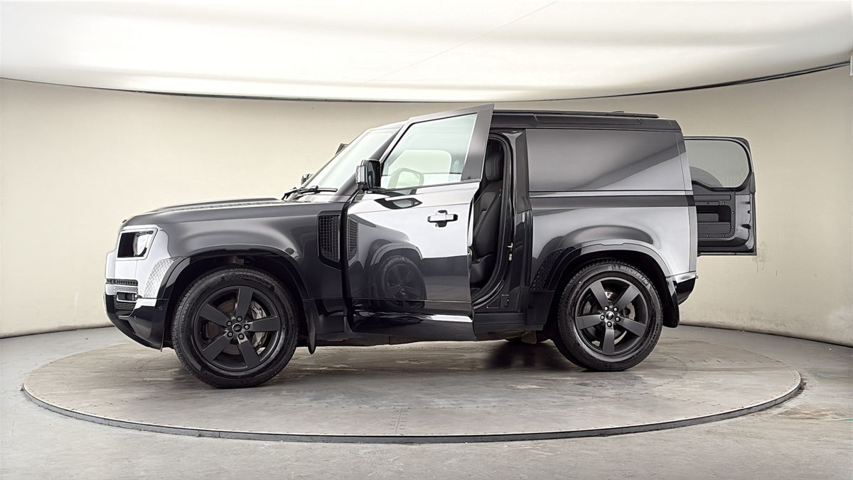 More views of Land Rover Defender 90