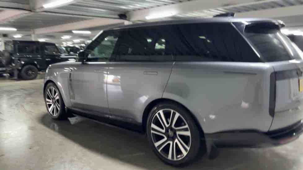 More views of Land Rover Range Rover