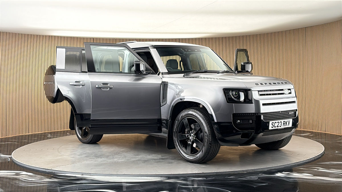 More views of Land Rover Defender 110