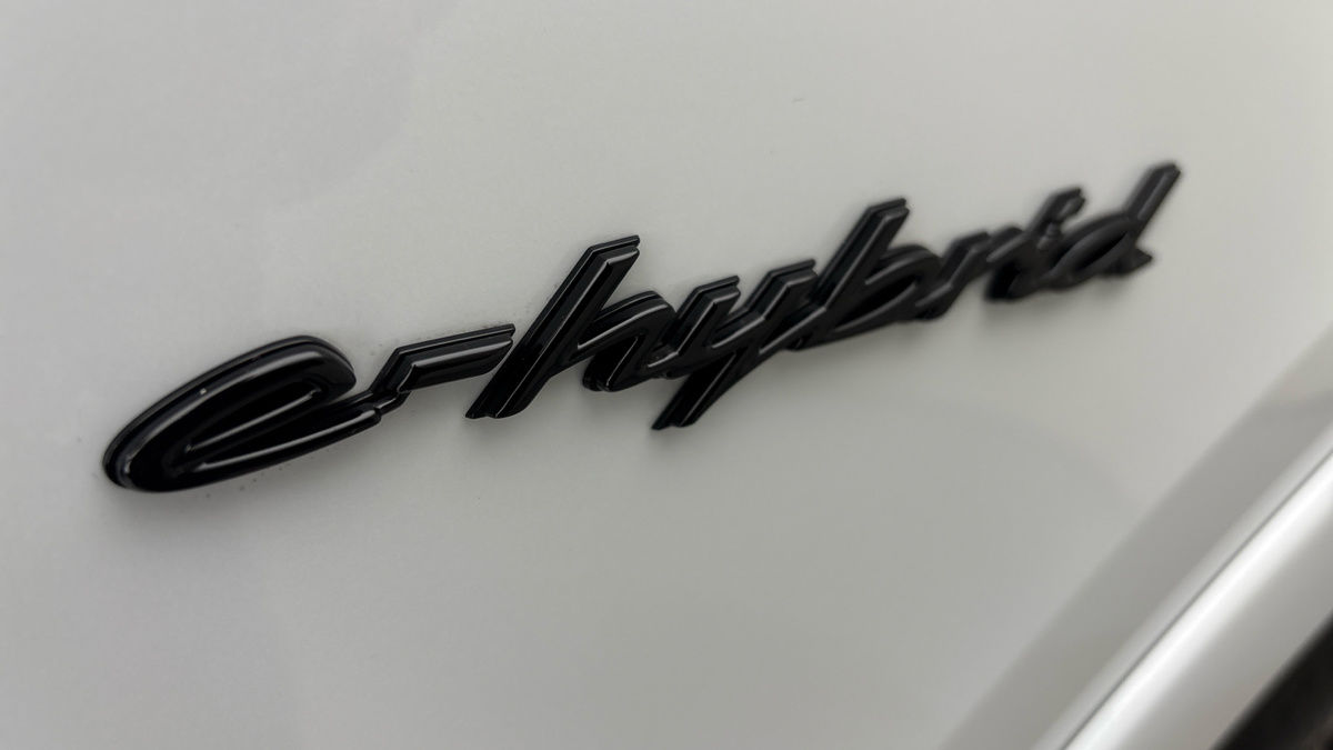 Porsche Cayenne Image 28