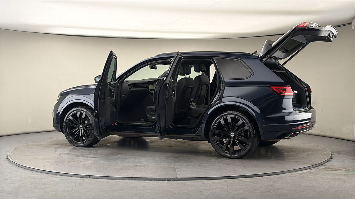 More views of Volkswagen Touareg
