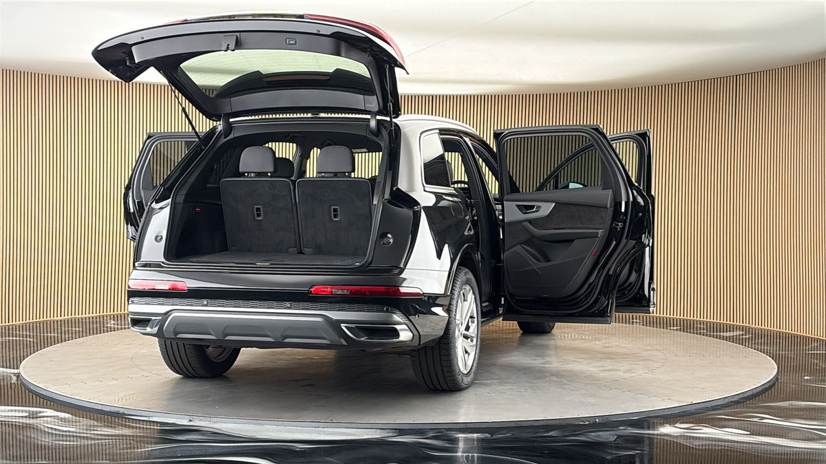 More views of Audi Q7