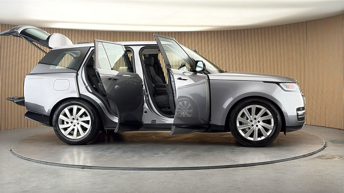 More views of Land Rover Range Rover
