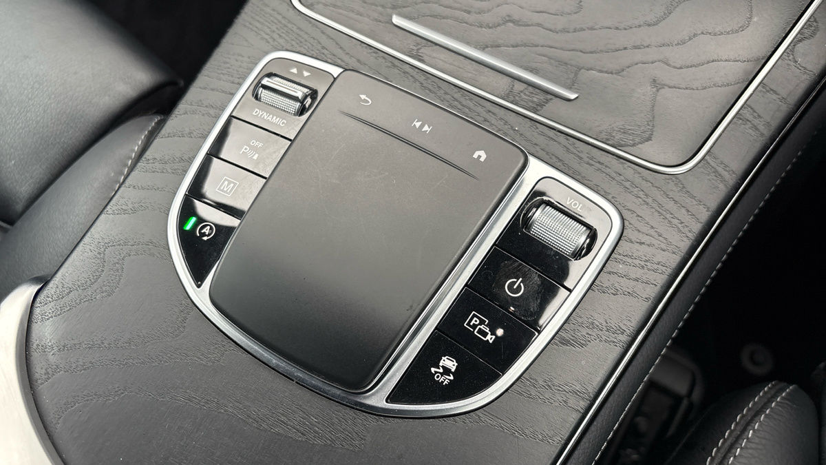 Mercedes-Benz GLC Image 28