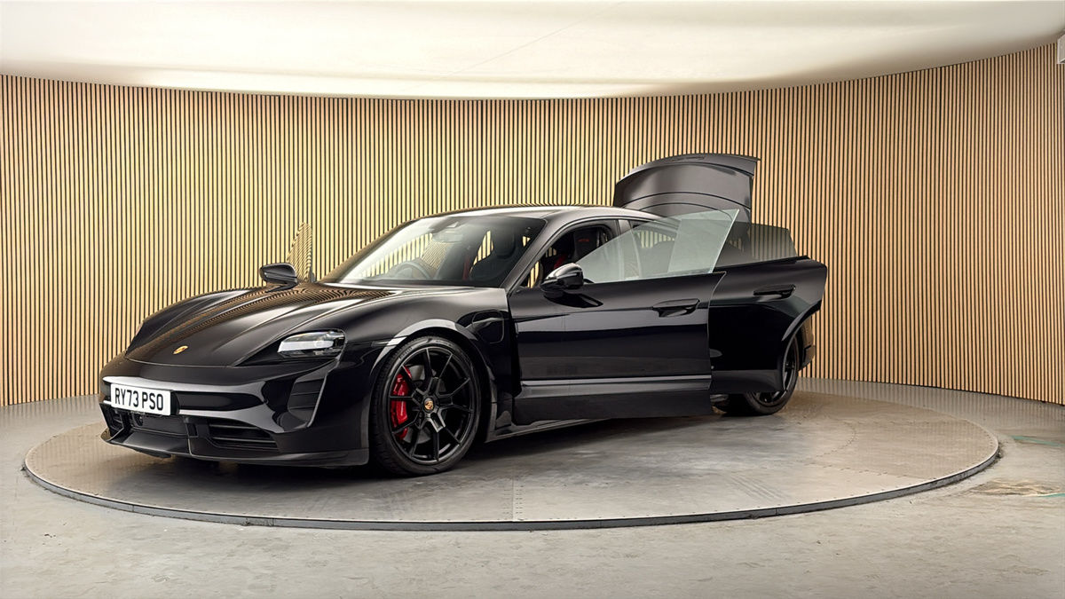 Porsche Taycan Image 22
