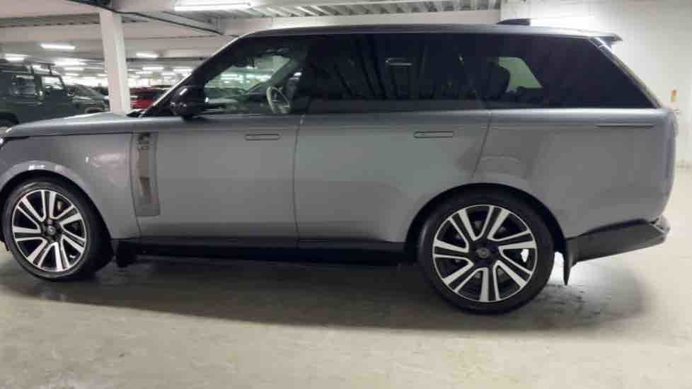 More views of Land Rover Range Rover