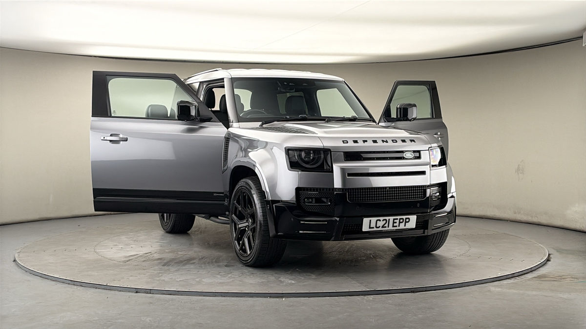 More views of Land Rover Defender 90