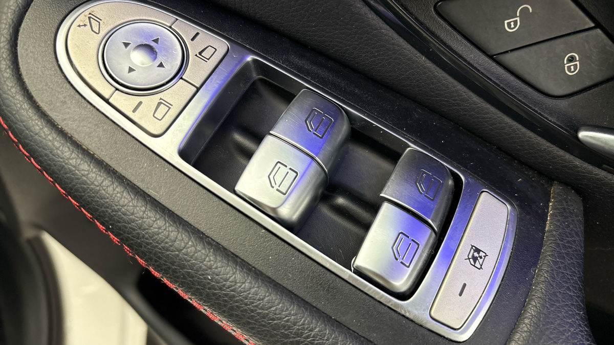Mercedes-Benz GLC Image 27