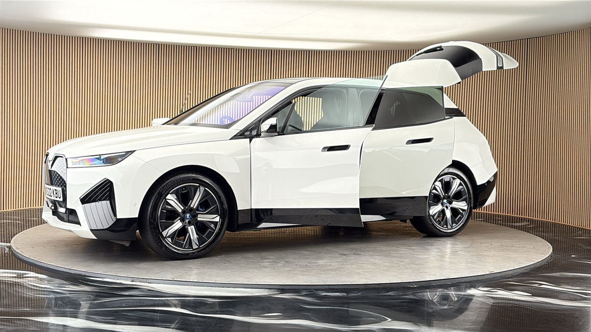 More views of BMW iX
