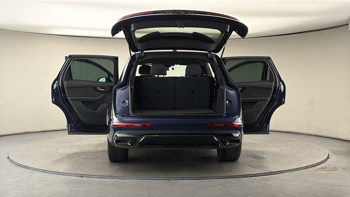 More views of Audi Q7