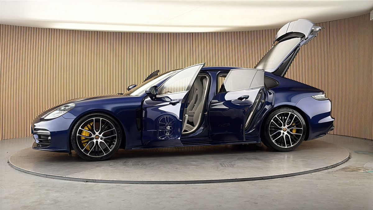 More views of Porsche Panamera