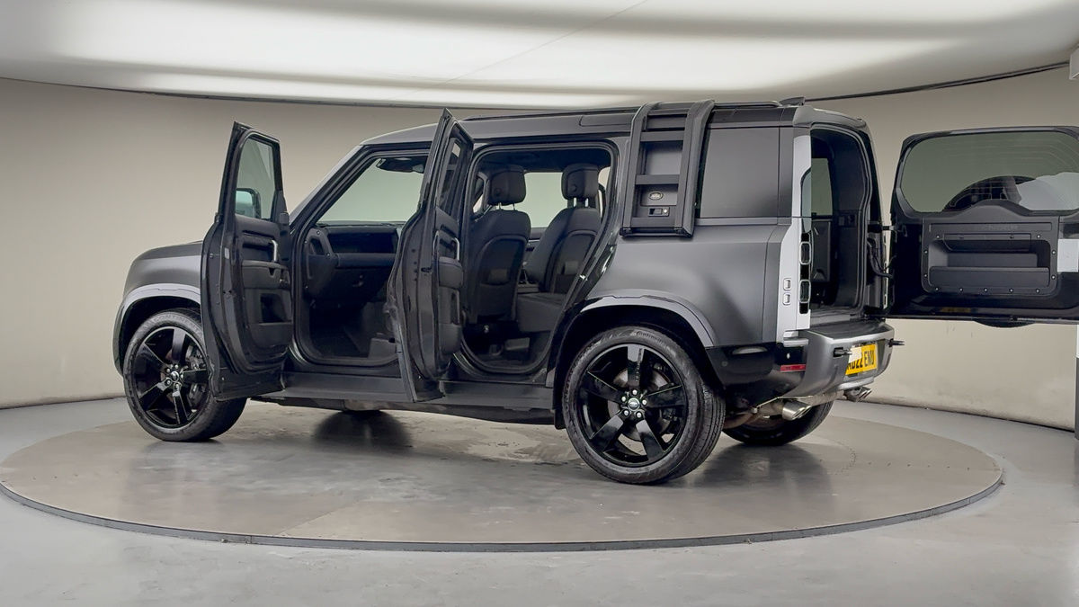 More views of Land Rover Defender 110