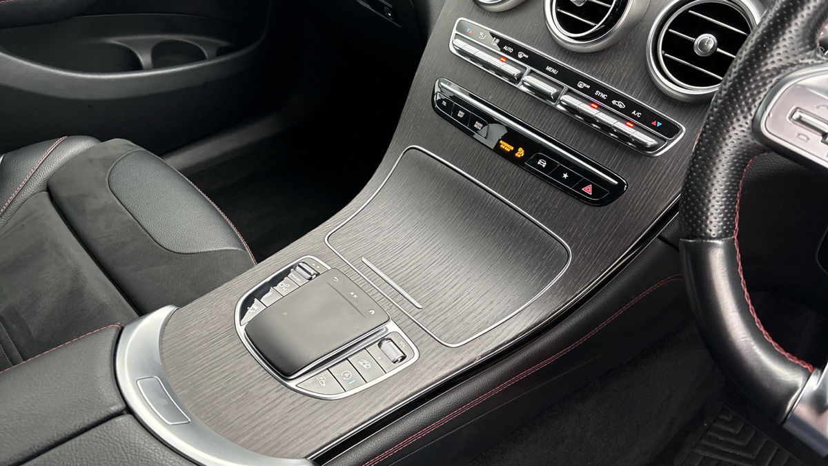 Mercedes-Benz GLC Image 18