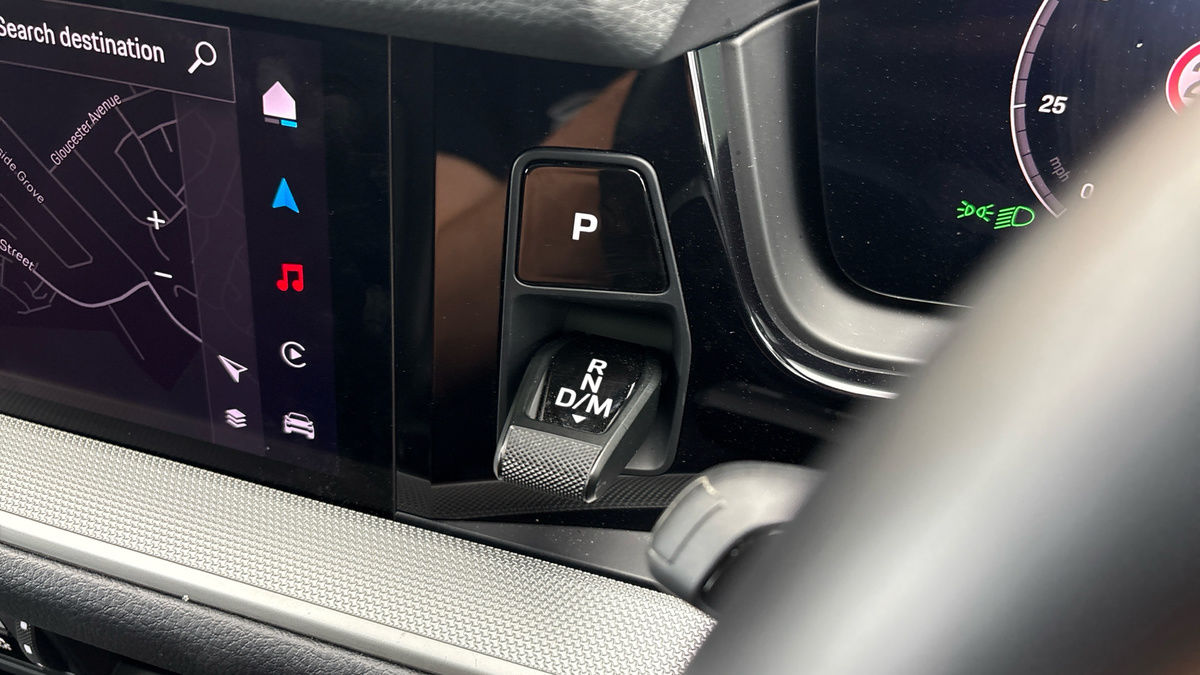 Porsche Cayenne Image 31