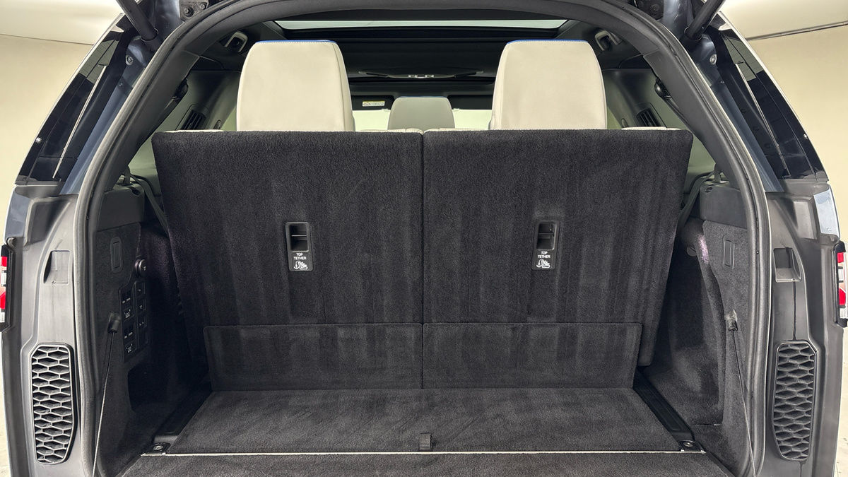 Land Rover Discovery Image 11