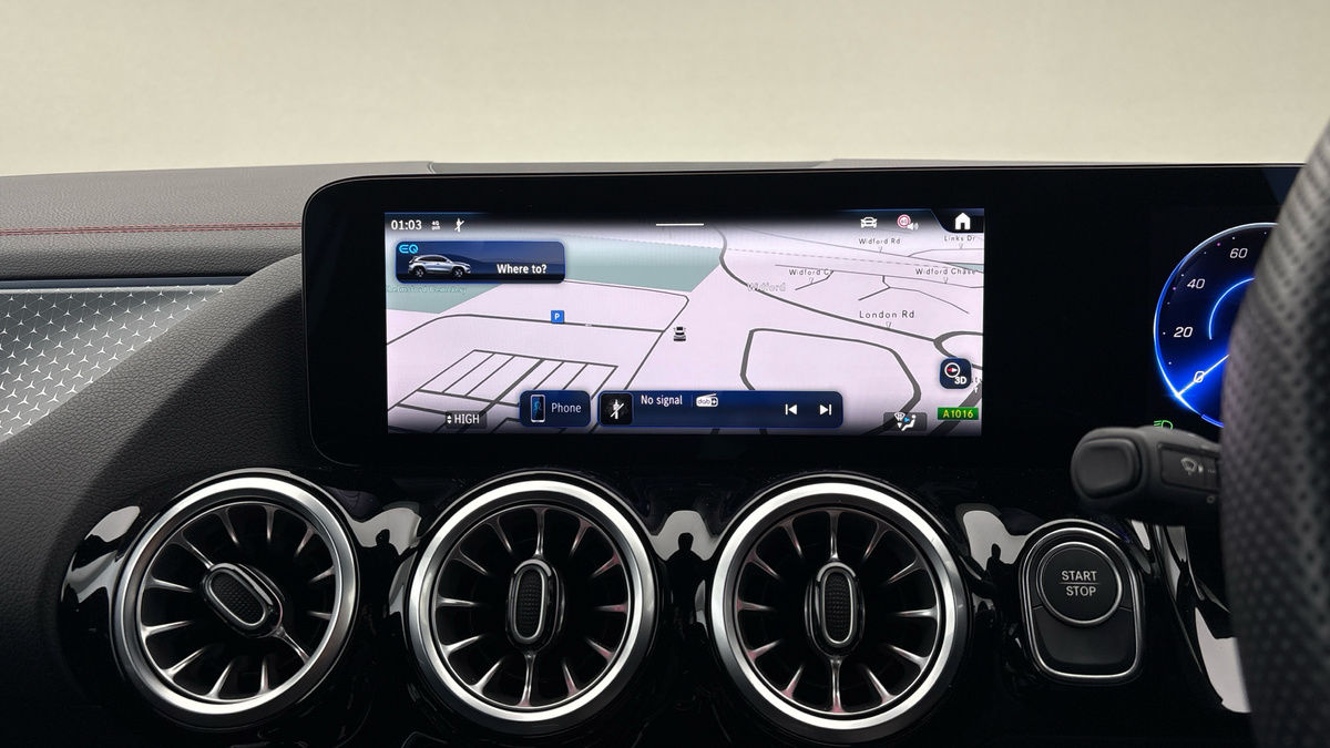 Mercedes-Benz EQA Image 17