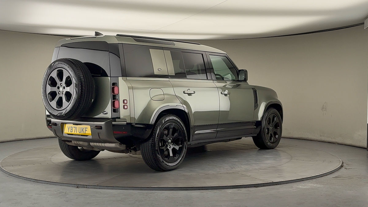 More views of Land Rover Defender 110