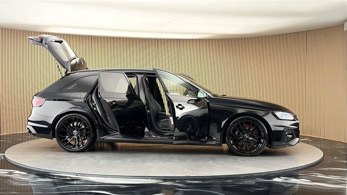 More views of Audi RS4 Avant