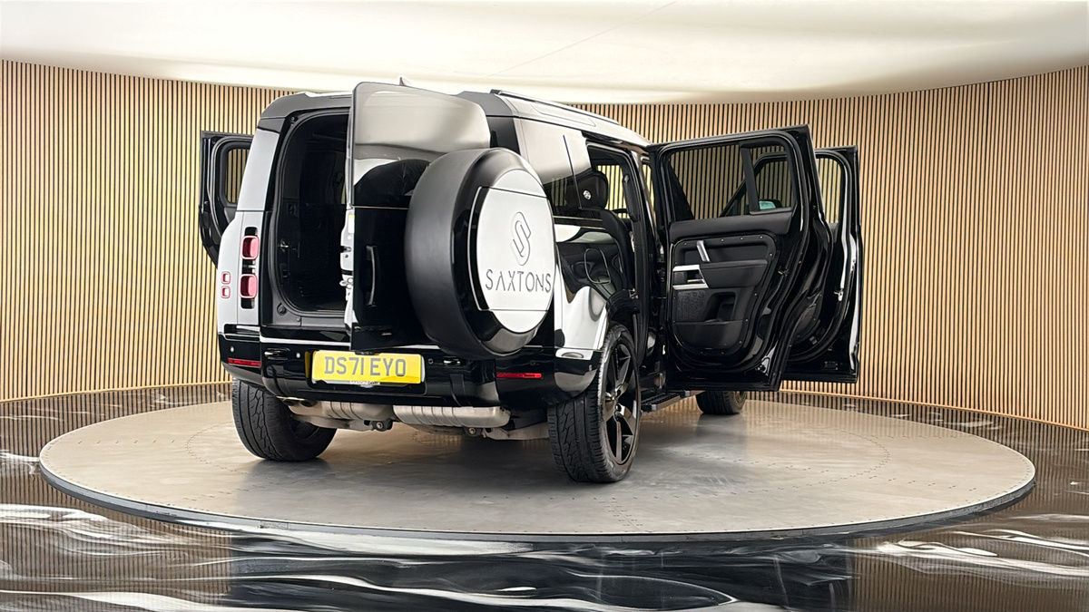 More views of Land Rover Defender 110