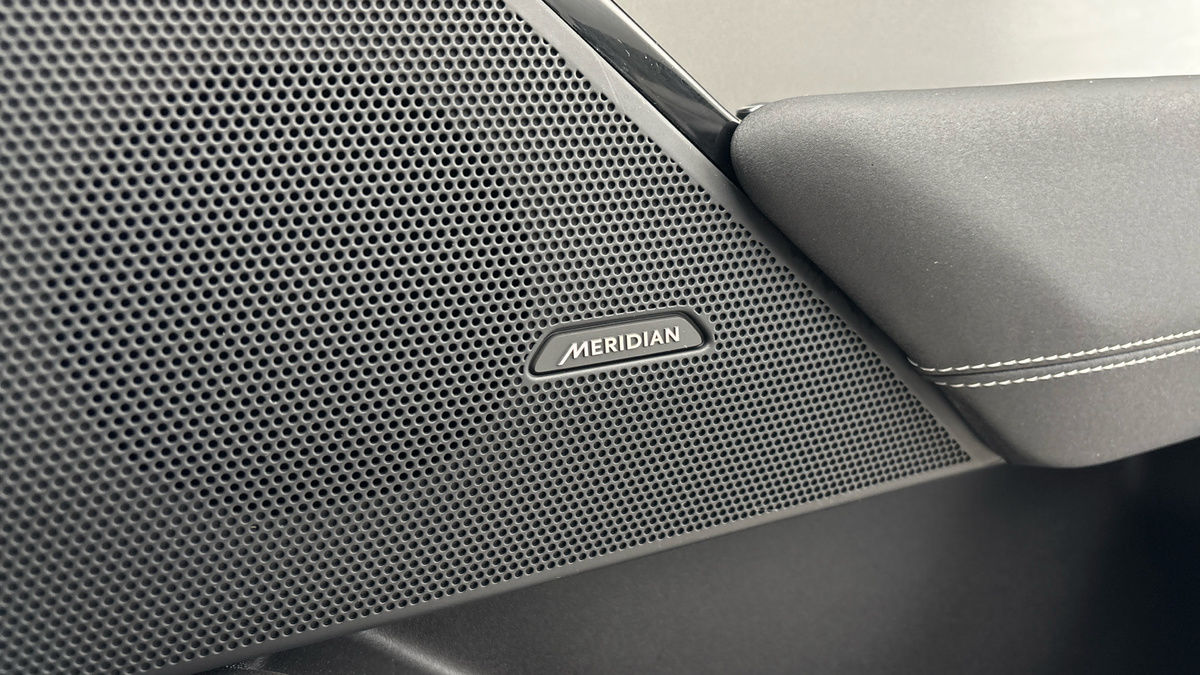 Land Rover Range Rover Velar Image 6