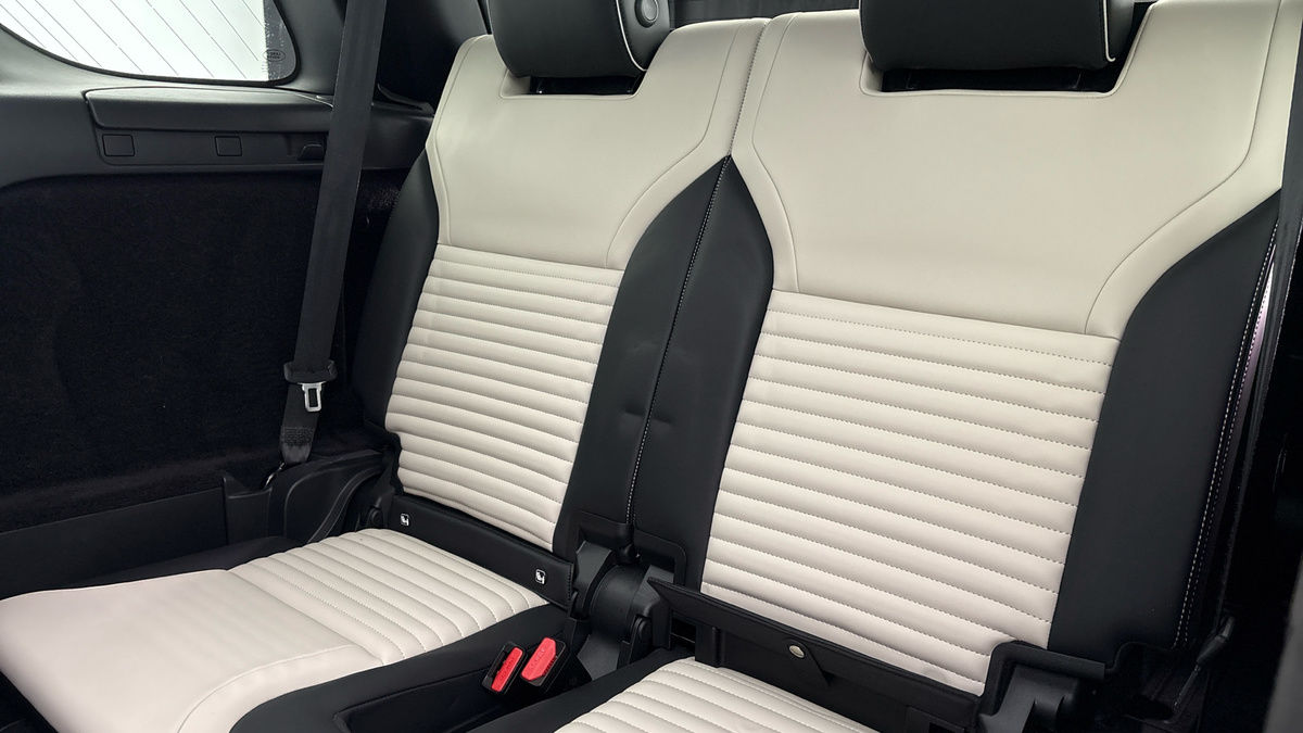 Land Rover Discovery Image 25
